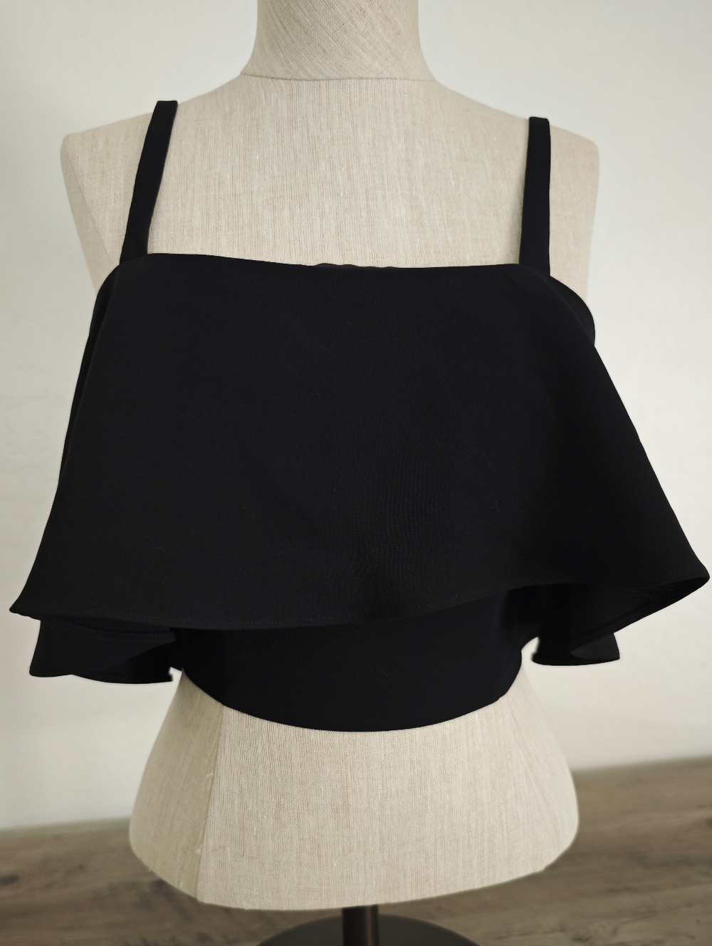 Marciano Black Ruffle Flounce Cropped Cami Top Size 0